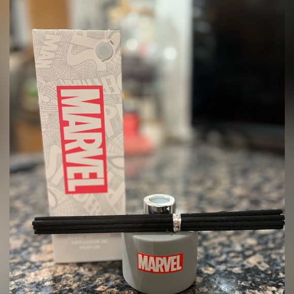 Collectors  Marvel Reed diffuser - Picture 6 of 8